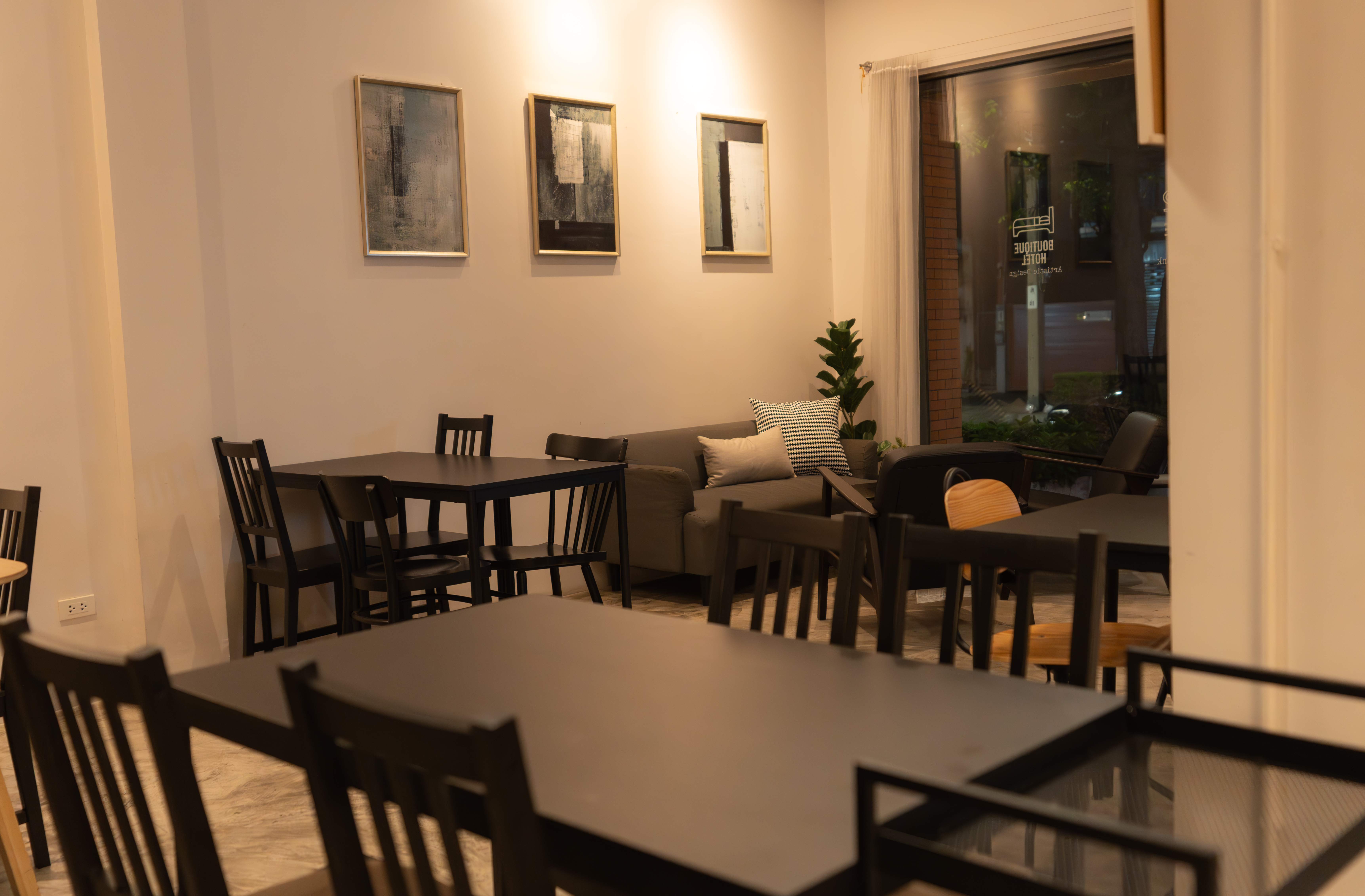 Henhouse Cafe